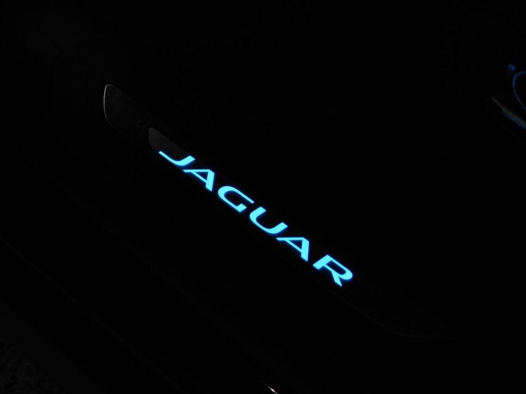 Jaguar F-Pace SVR 2024