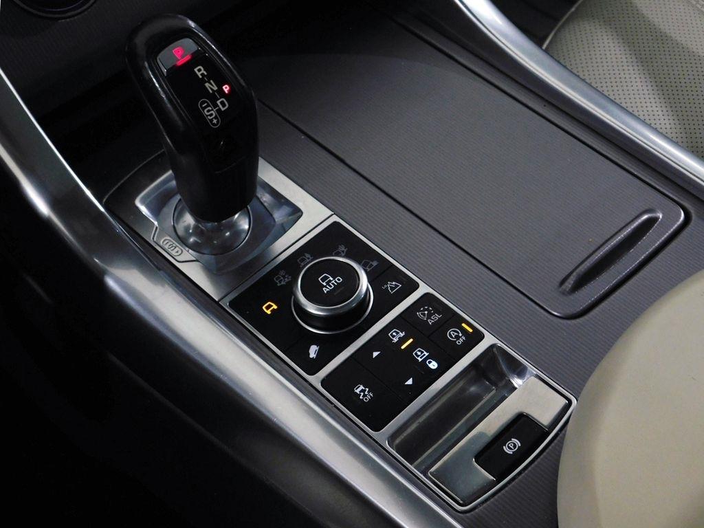 Land Rover Range Rover Sport 3.0L V6 Supercharged SE 2014