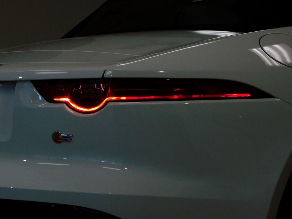 Jaguar F-Type V8 S 2014