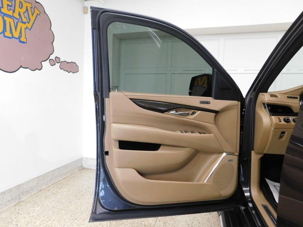 Cadillac Escalade Platinum 4WD 2018