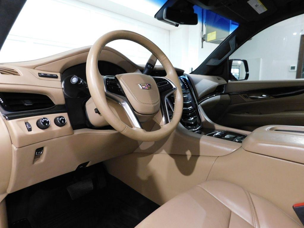 Cadillac Escalade Platinum 4WD 2018