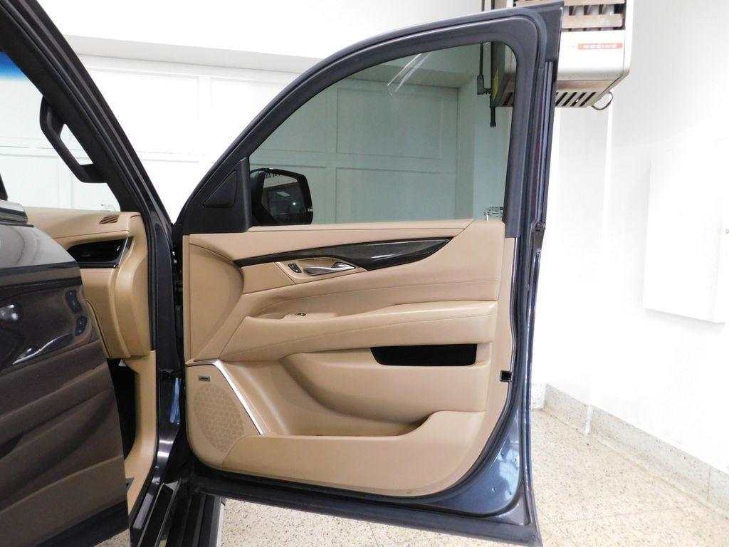 Cadillac Escalade Platinum 4WD 2018
