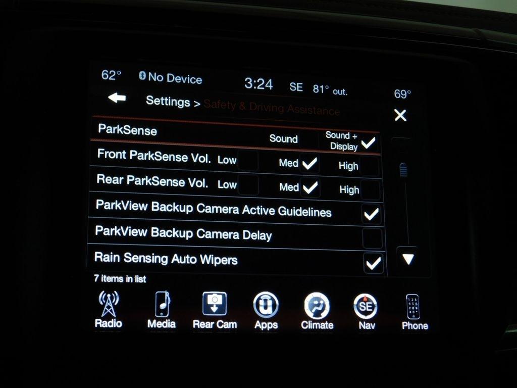 RAM 1500 Sport Crew Cab SWB 4WD 2017