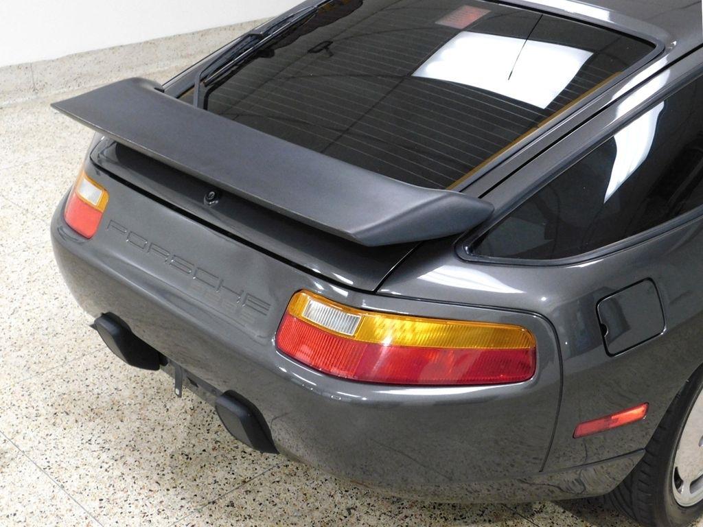 Porsche 928 S4 1989