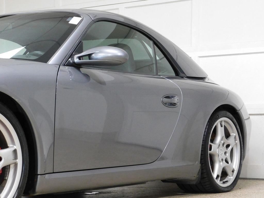 Porsche 911 Carrera S Cabriolet 2006