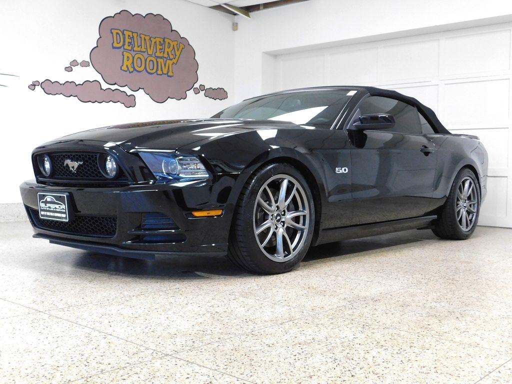 Ford Mustang GT convertible 2014