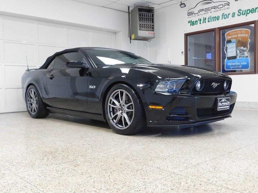 Ford Mustang GT convertible 2014