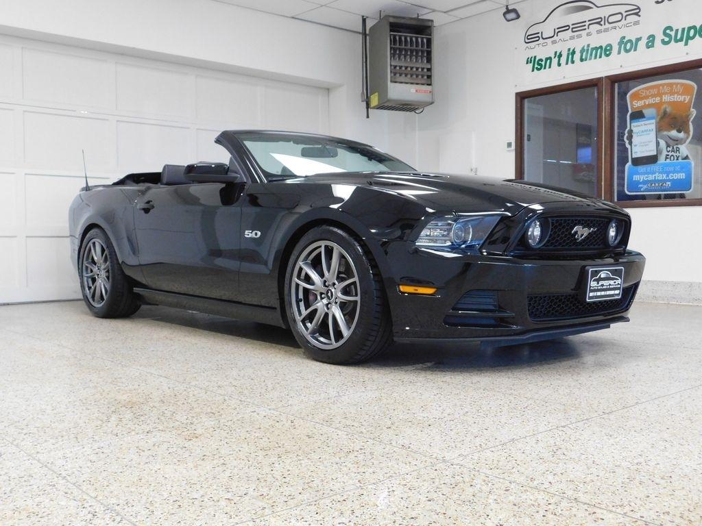 Ford Mustang GT convertible 2014