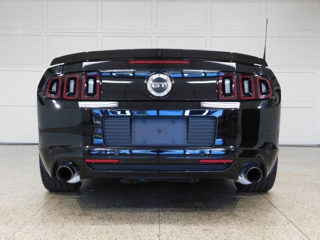 Ford Mustang GT convertible 2014