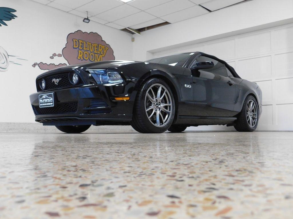 Ford Mustang GT convertible 2014