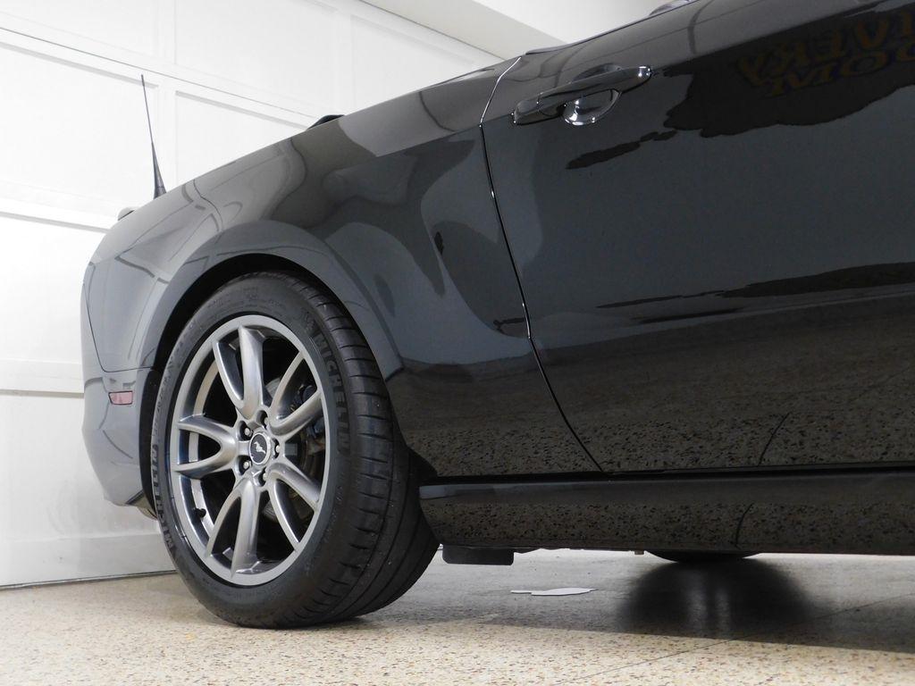 Ford Mustang GT convertible 2014