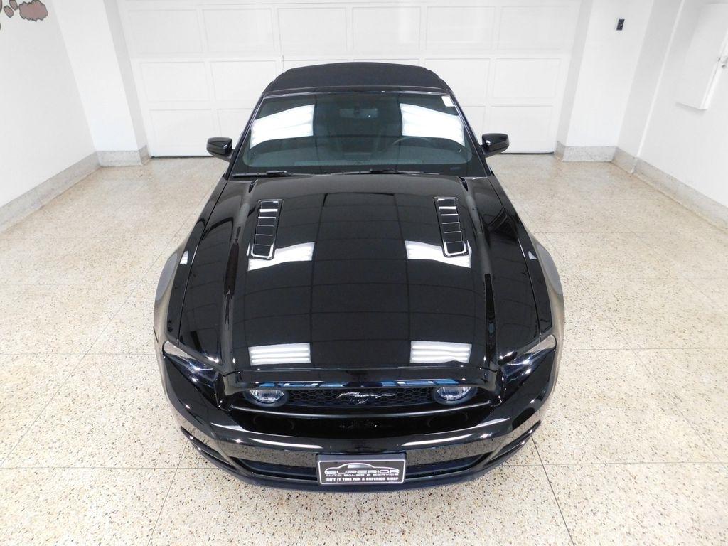 Ford Mustang GT convertible 2014