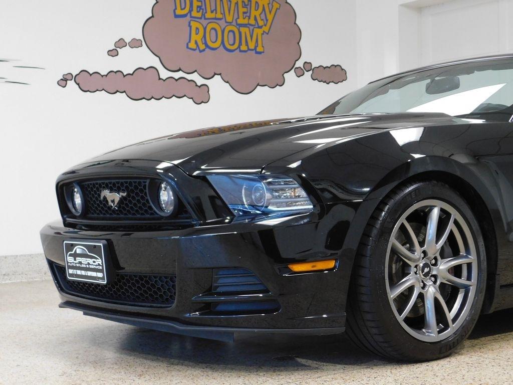Ford Mustang GT convertible 2014