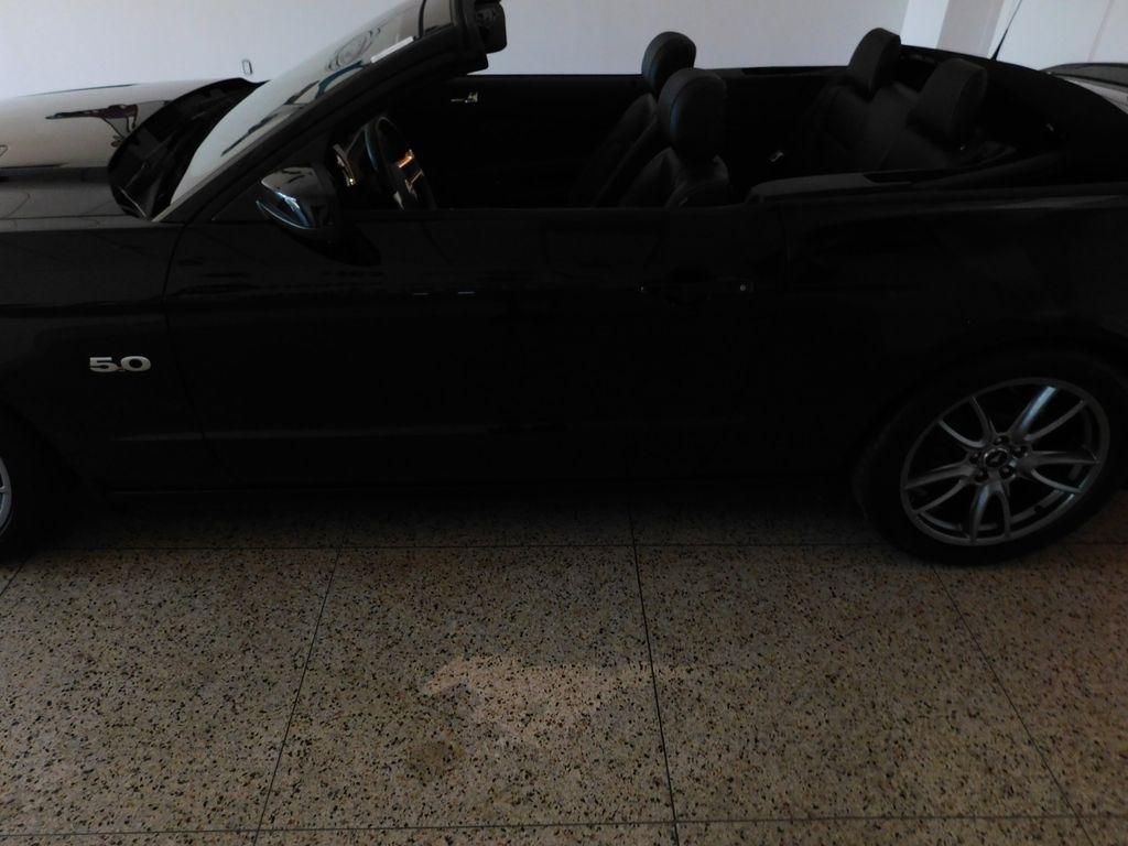 Ford Mustang GT convertible 2014