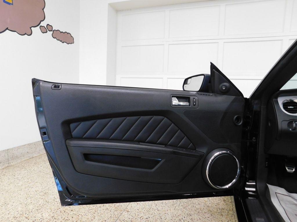 Ford Mustang GT convertible 2014