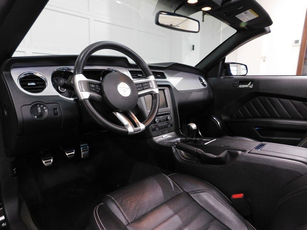 Ford Mustang GT convertible 2014