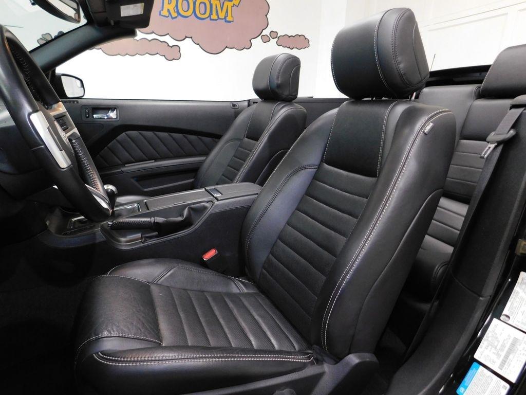 Ford Mustang GT convertible 2014