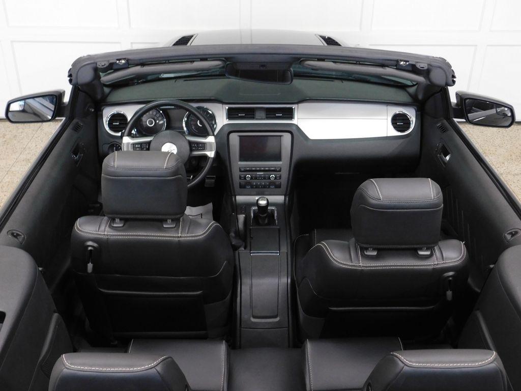 Ford Mustang GT convertible 2014