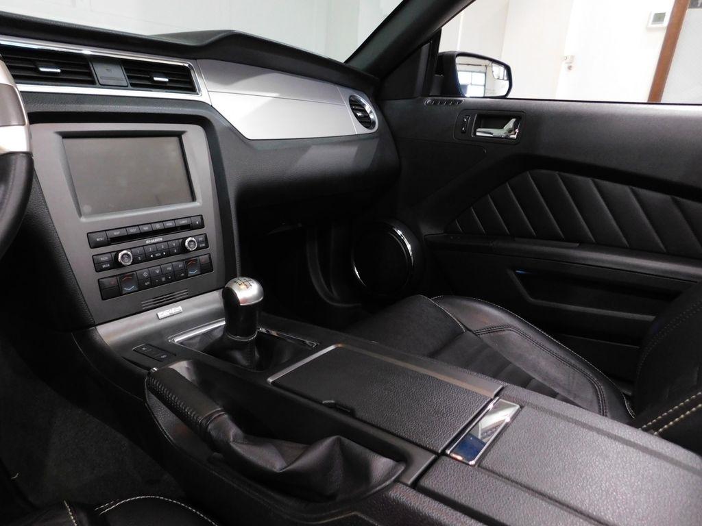 Ford Mustang GT convertible 2014