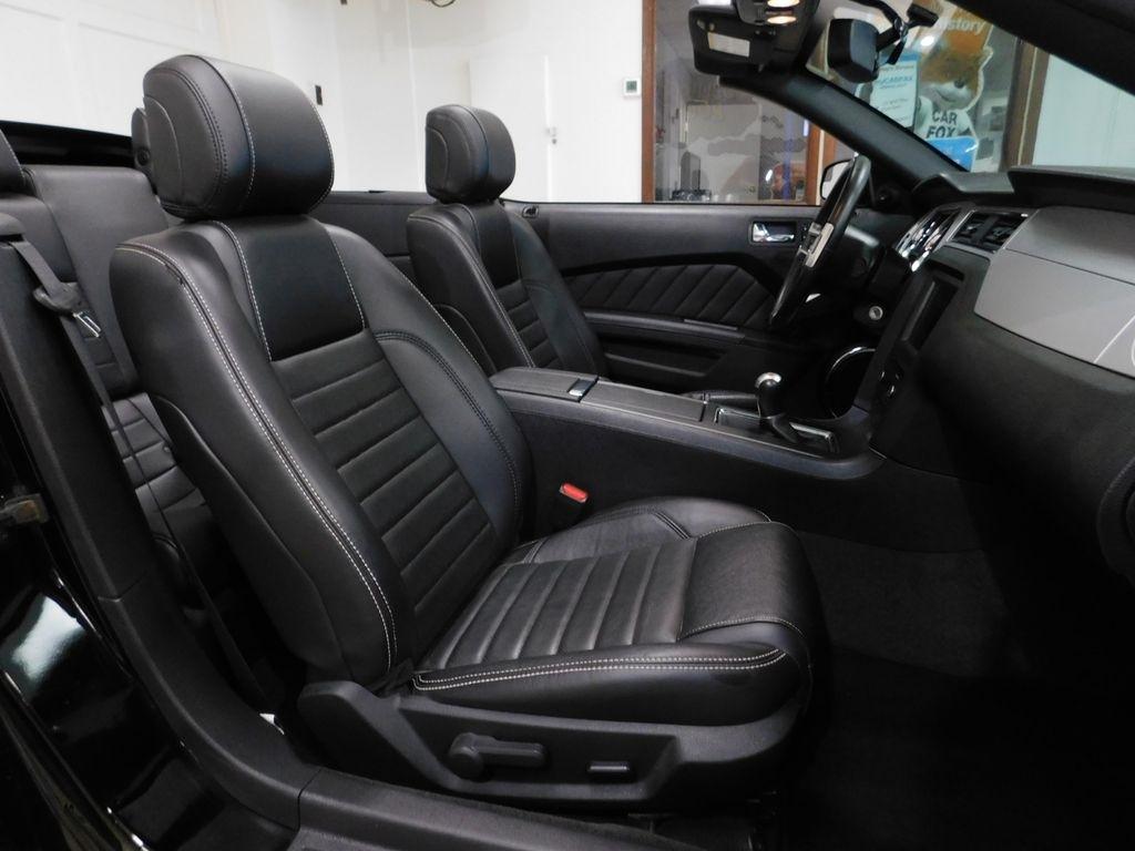 Ford Mustang GT convertible 2014