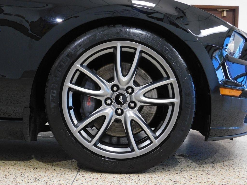 Ford Mustang GT convertible 2014
