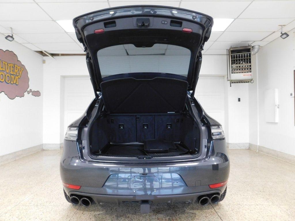 Porsche Macan GTS 2021