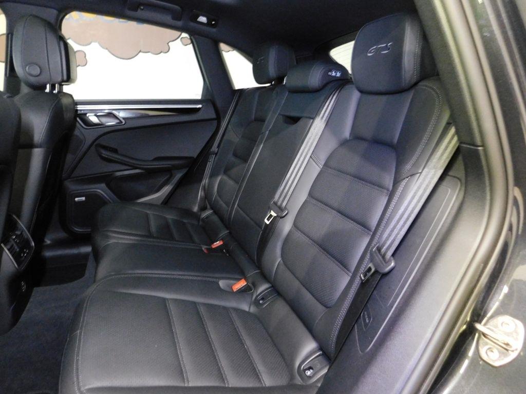 Porsche Macan GTS 2021