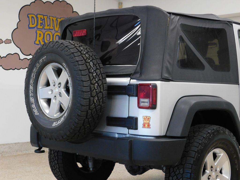 Jeep Wrangler Sport 4WD 2010