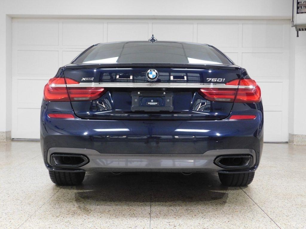 BMW 7-Series 750i xDrive 2019