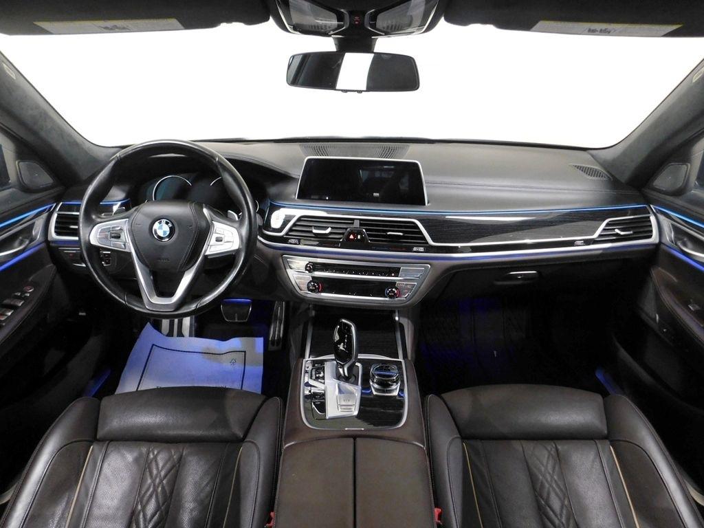 BMW 7-Series 750i xDrive 2019