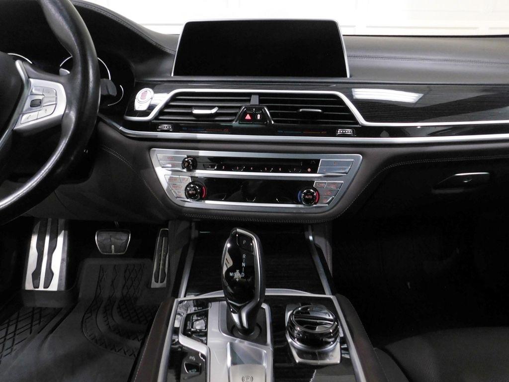 BMW 7-Series 750i xDrive 2019