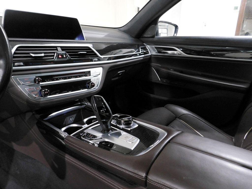 BMW 7-Series 750i xDrive 2019