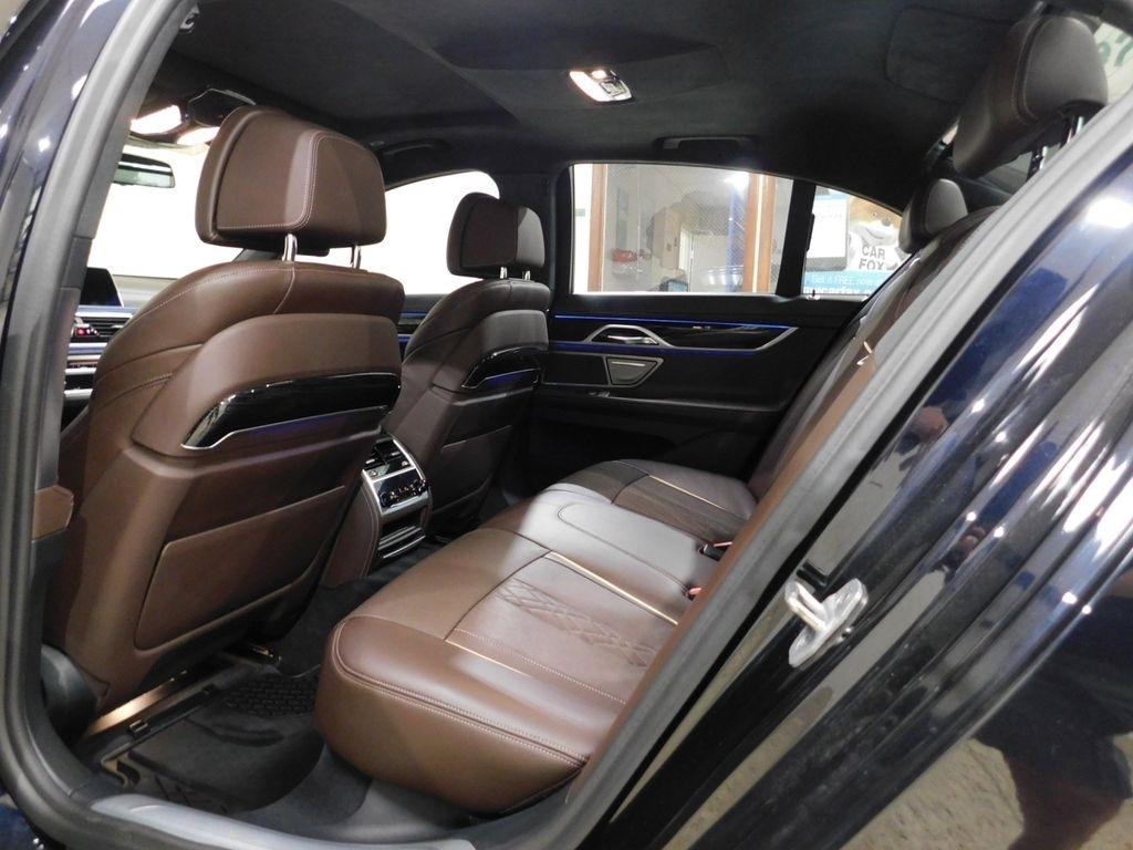 BMW 7-Series 750i xDrive 2019