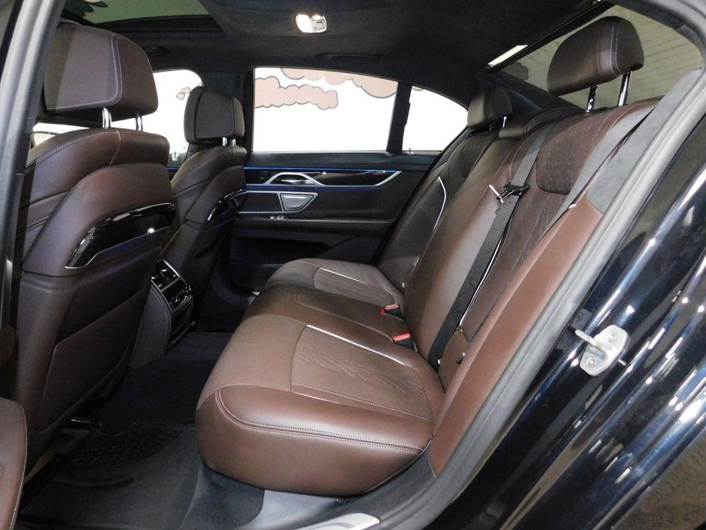 BMW 7-Series 750i xDrive 2019