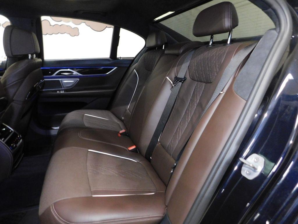 BMW 7-Series 750i xDrive 2019