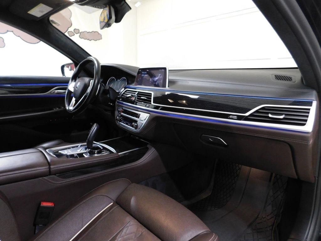 BMW 7-Series 750i xDrive 2019