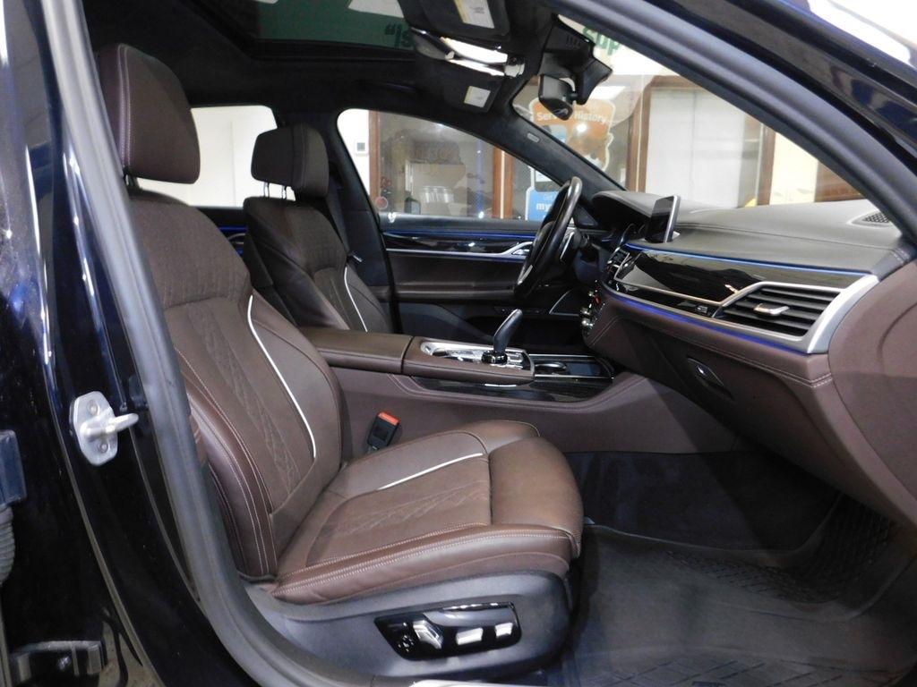 BMW 7-Series 750i xDrive 2019