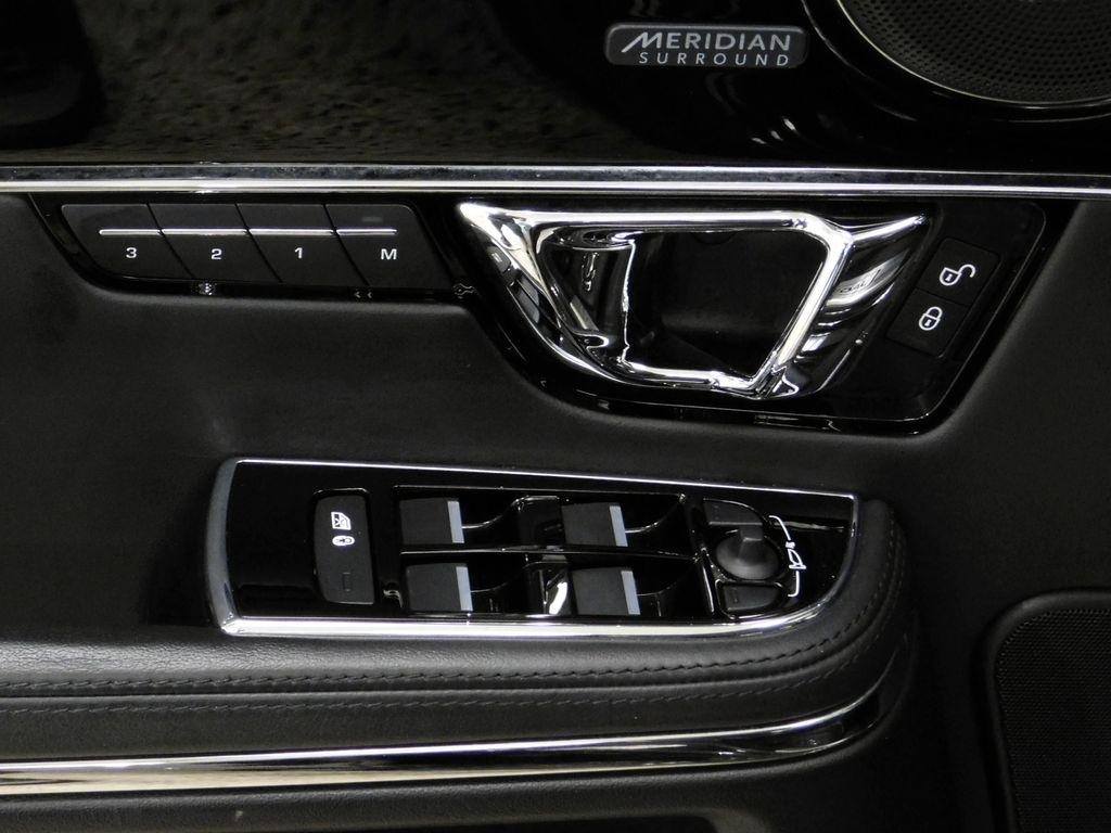 Jaguar XJ-Series R-Sport AWD 2018