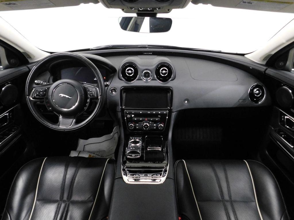 Jaguar XJ-Series R-Sport AWD 2018