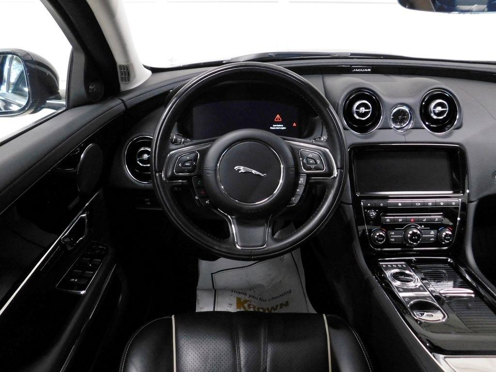 Jaguar XJ-Series R-Sport AWD 2018
