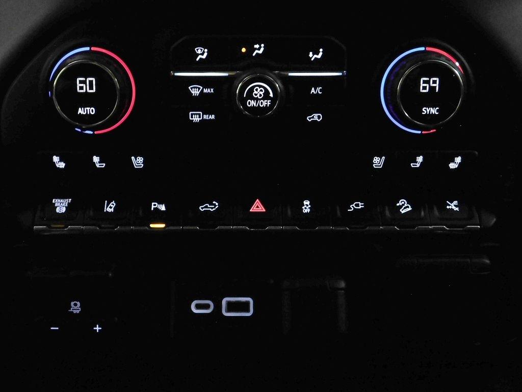 Chevrolet Silverado 2500HD High Country Crew Cab Long Box 4WD 2021