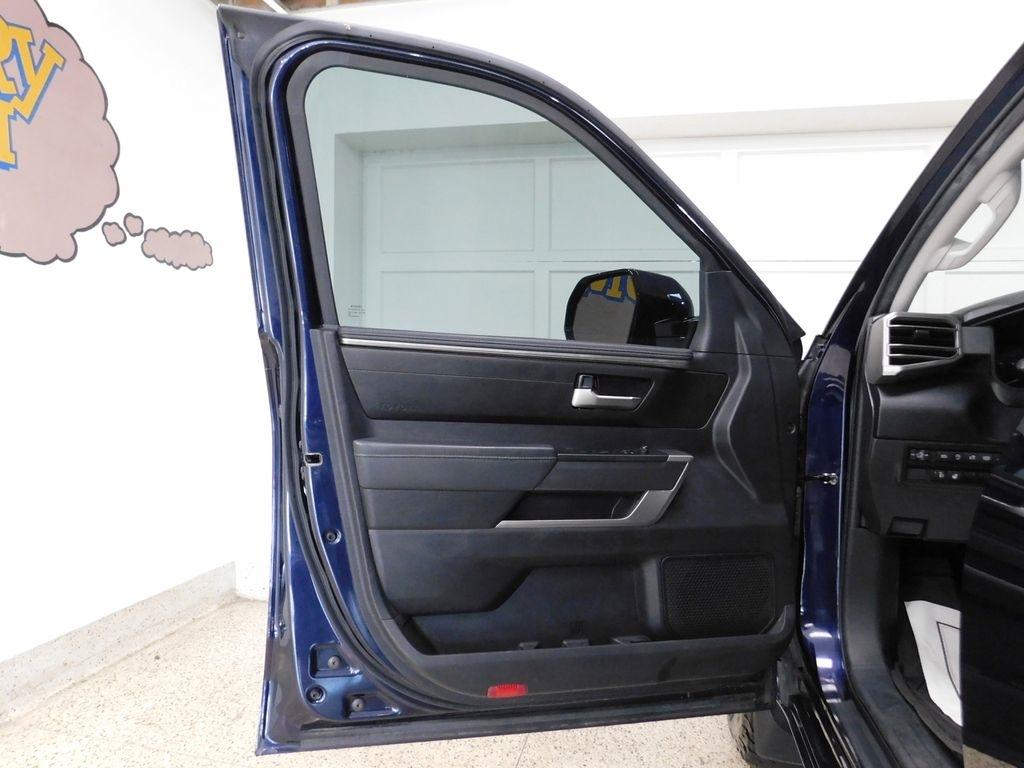 Toyota Tundra SR5 CrewMax 4WD Long Bed 2023