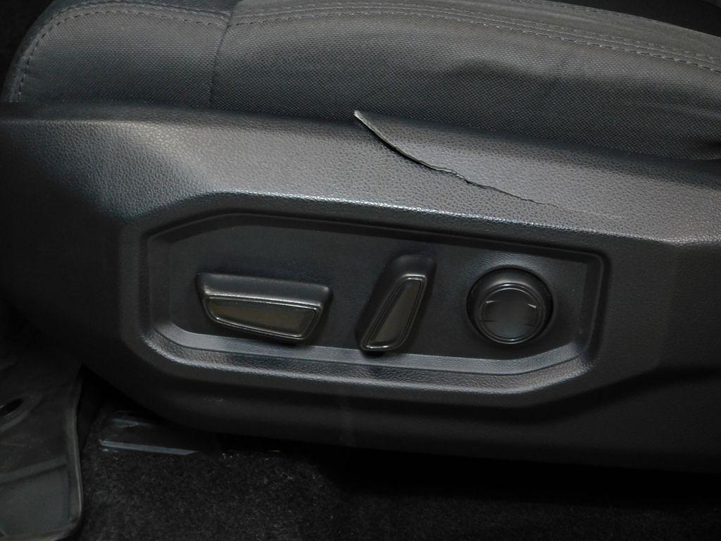 Toyota Tundra SR5 CrewMax 4WD Long Bed 2023