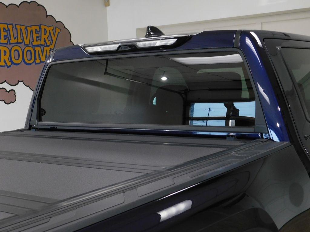 Toyota Tundra SR5 CrewMax 4WD Long Bed 2023