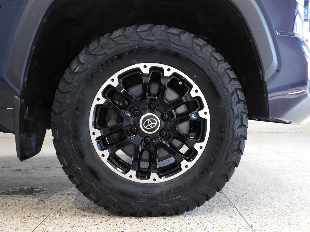 Toyota Tundra SR5 CrewMax 4WD Long Bed 2023