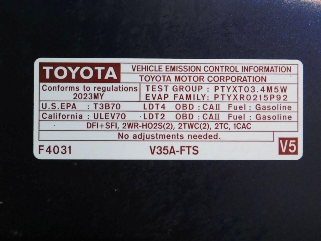 Toyota Tundra SR5 CrewMax 4WD Long Bed 2023