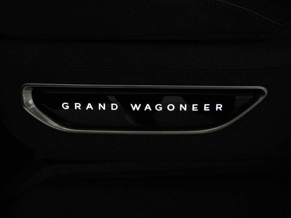 Jeep Grand Wagoneer Series III 4WD 2023