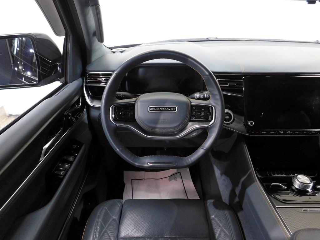 Jeep Grand Wagoneer Series III 4WD 2023