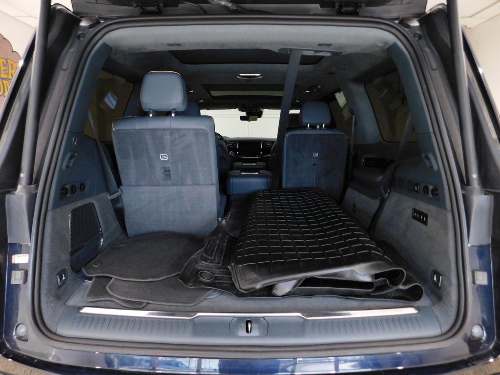 Jeep Grand Wagoneer Series III 4WD 2023
