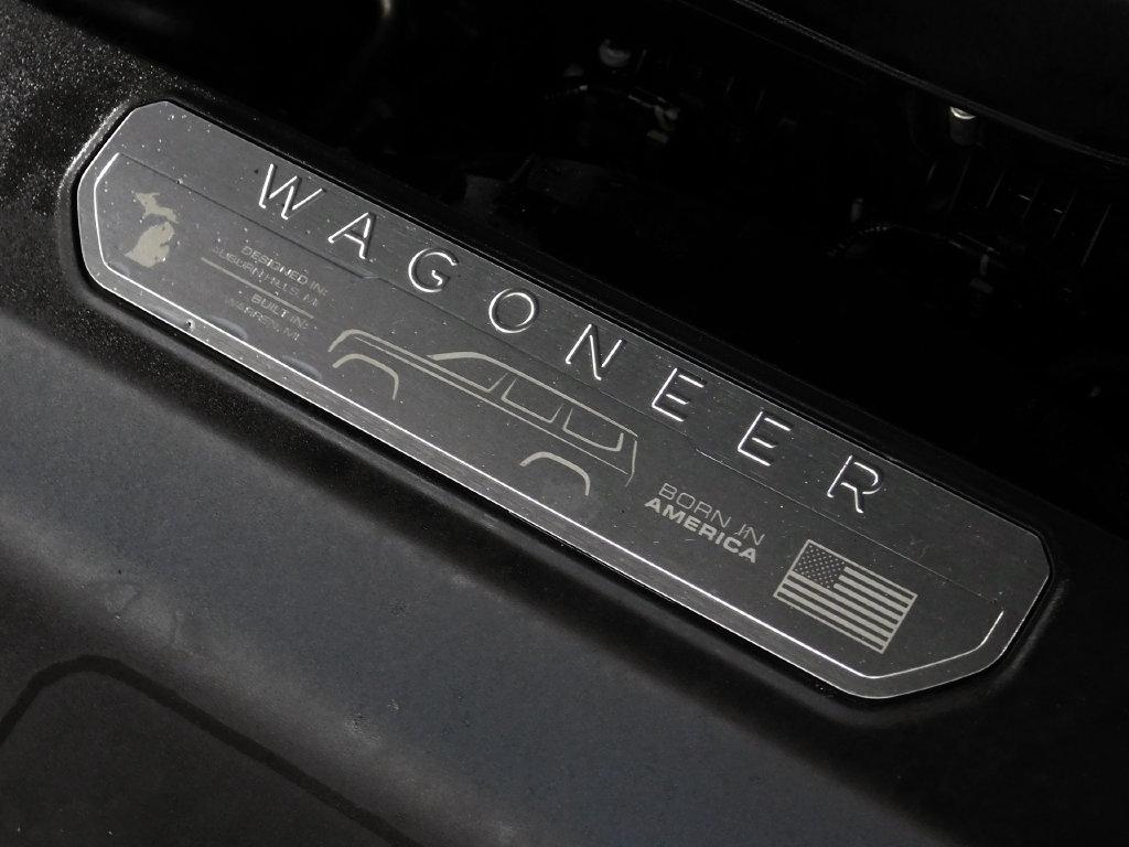 Jeep Grand Wagoneer Series III 4WD 2023